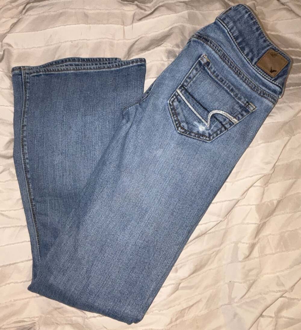 American Eagle Vintage Artist Flare Jeans Size 0 Regular Distressed Light Wash